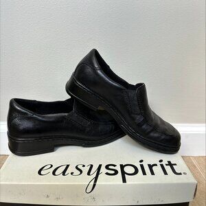 Easy Spirit Clogs - women's loafers